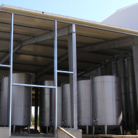 Storage tanks with cone & deep-stamped bottoms