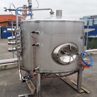 Process tanks and mixers