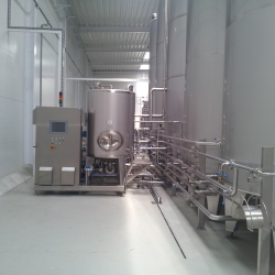Complete processing line for the production of concentrated apple juice and color fruits