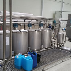 Complete processing line for the production of concentrated apple juice and color fruits