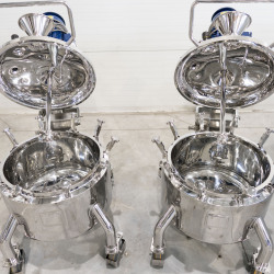 Tanks and mixers for the pharmaceutical industry