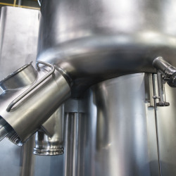 Mixers and bag filter housings for the pharmaceutical industry