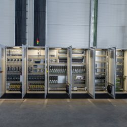 Vollautomatische Anlage mit europaweit modernster Technologie zur Herstellung von Edelstahlbehältern in Betrieb genommen