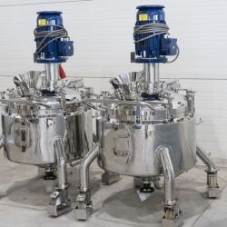 Mixers for the pharmaceutical industry